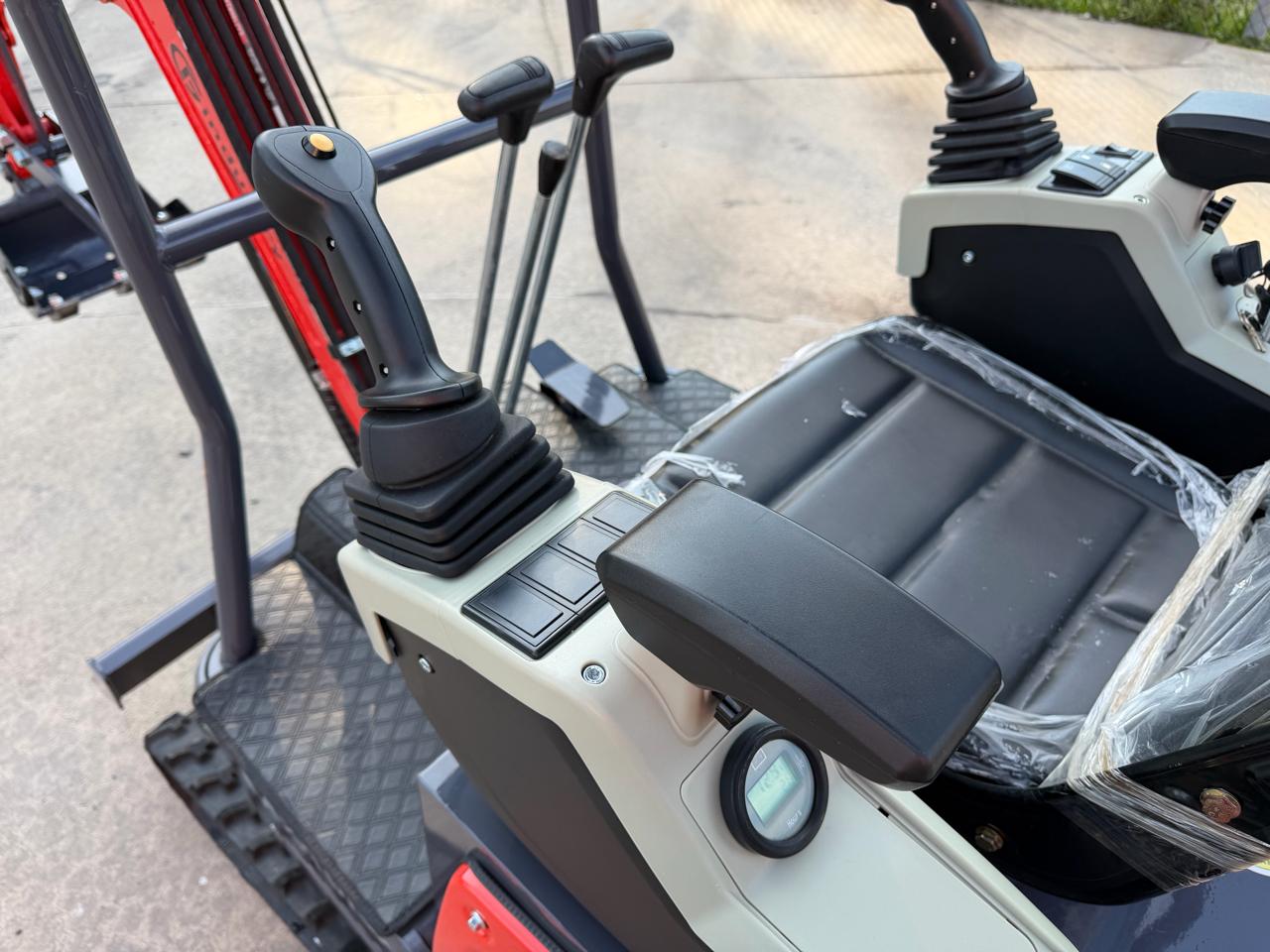 AGT Industrial MX15R-X-MINI EXVACATOR  2025