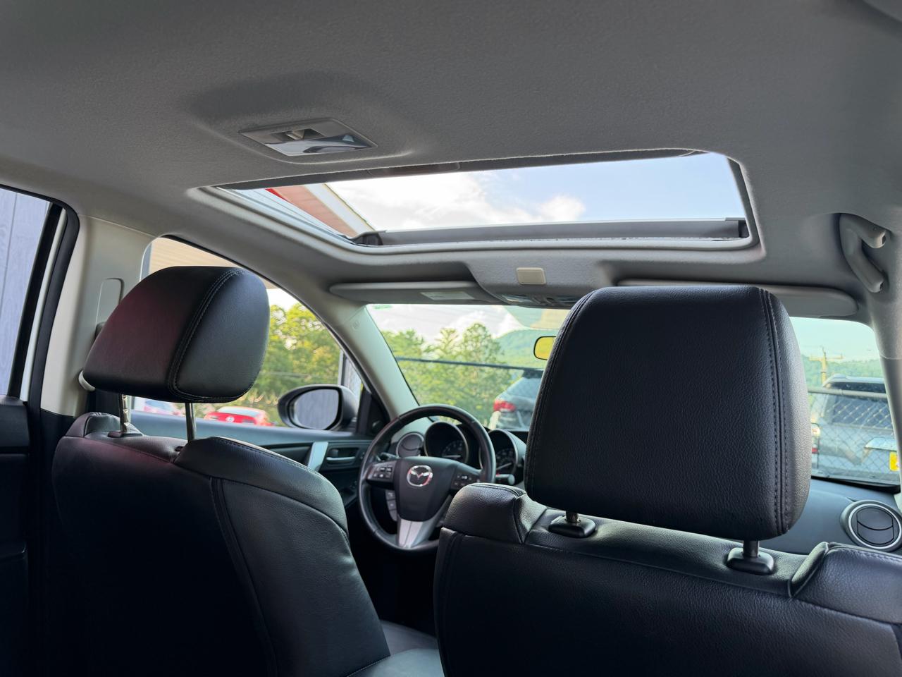 Mazda MAZDA3 I Grand Touring 5-Door 2012