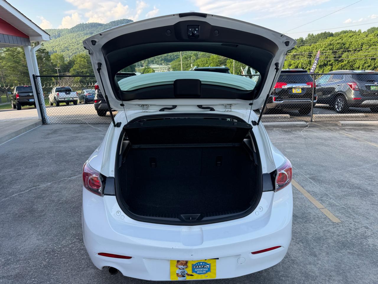 Mazda MAZDA3 I Grand Touring 5-Door 2012