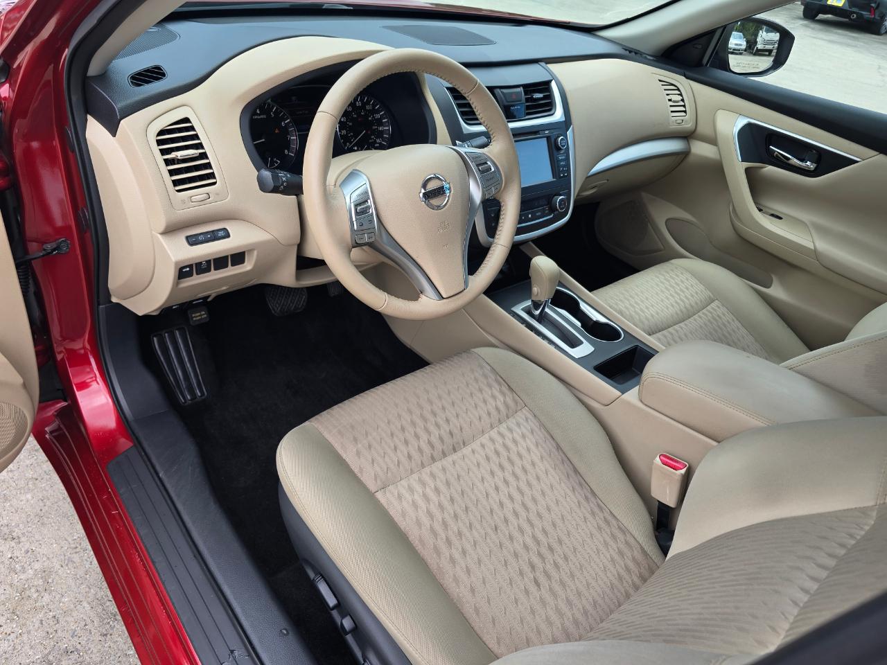 Nissan Altima 2.5 SV Sedan 2016
