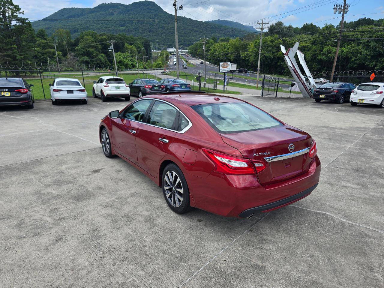 Nissan Altima 2.5 SV Sedan 2016