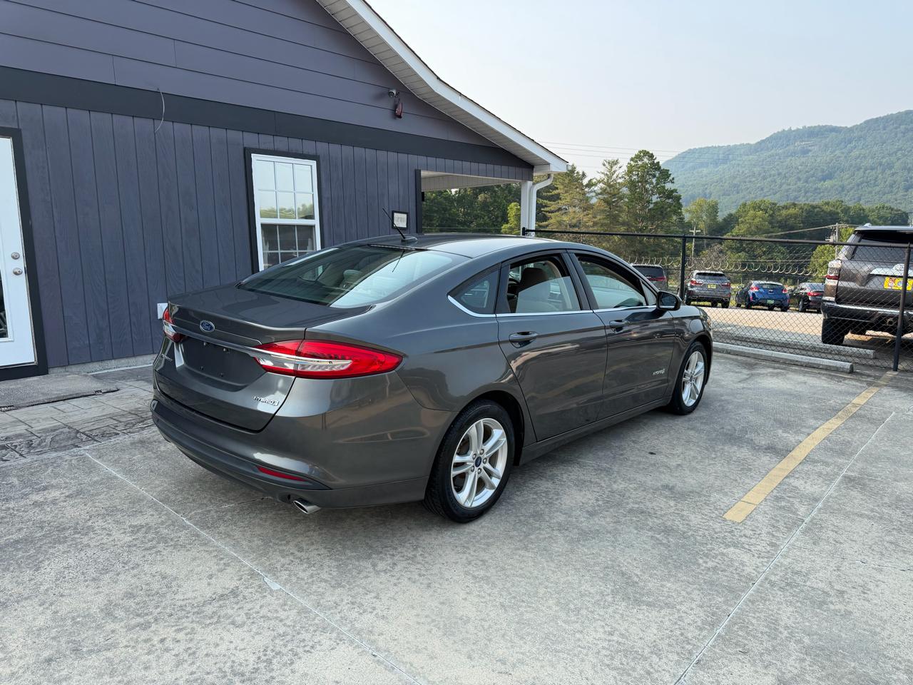 Ford Fusion Hybrid S 2018