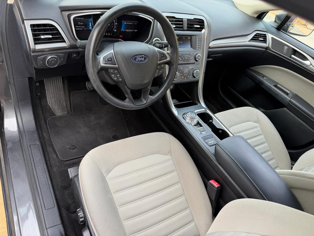 Ford Fusion Hybrid S 2018