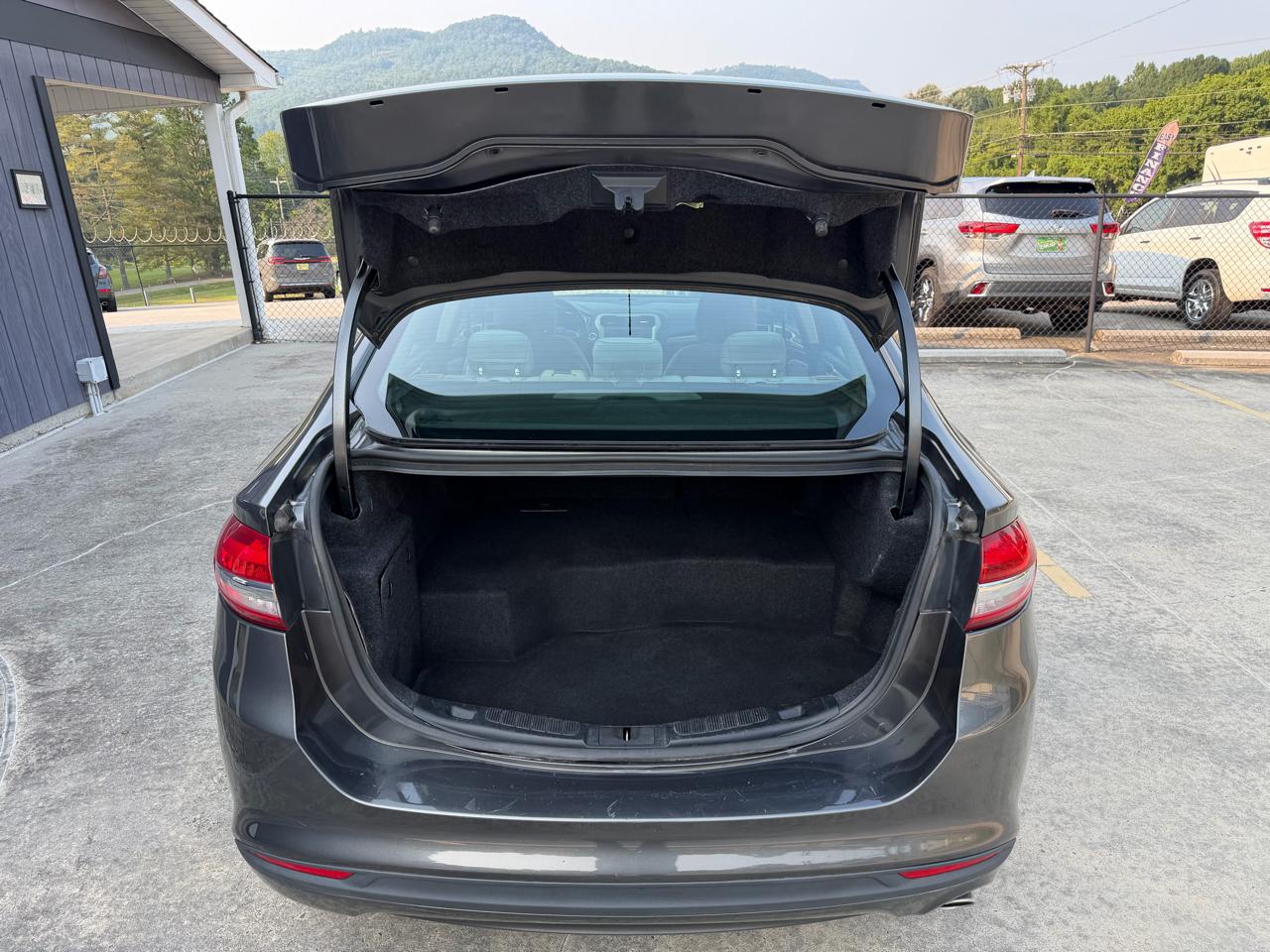 Ford Fusion Hybrid S 2018