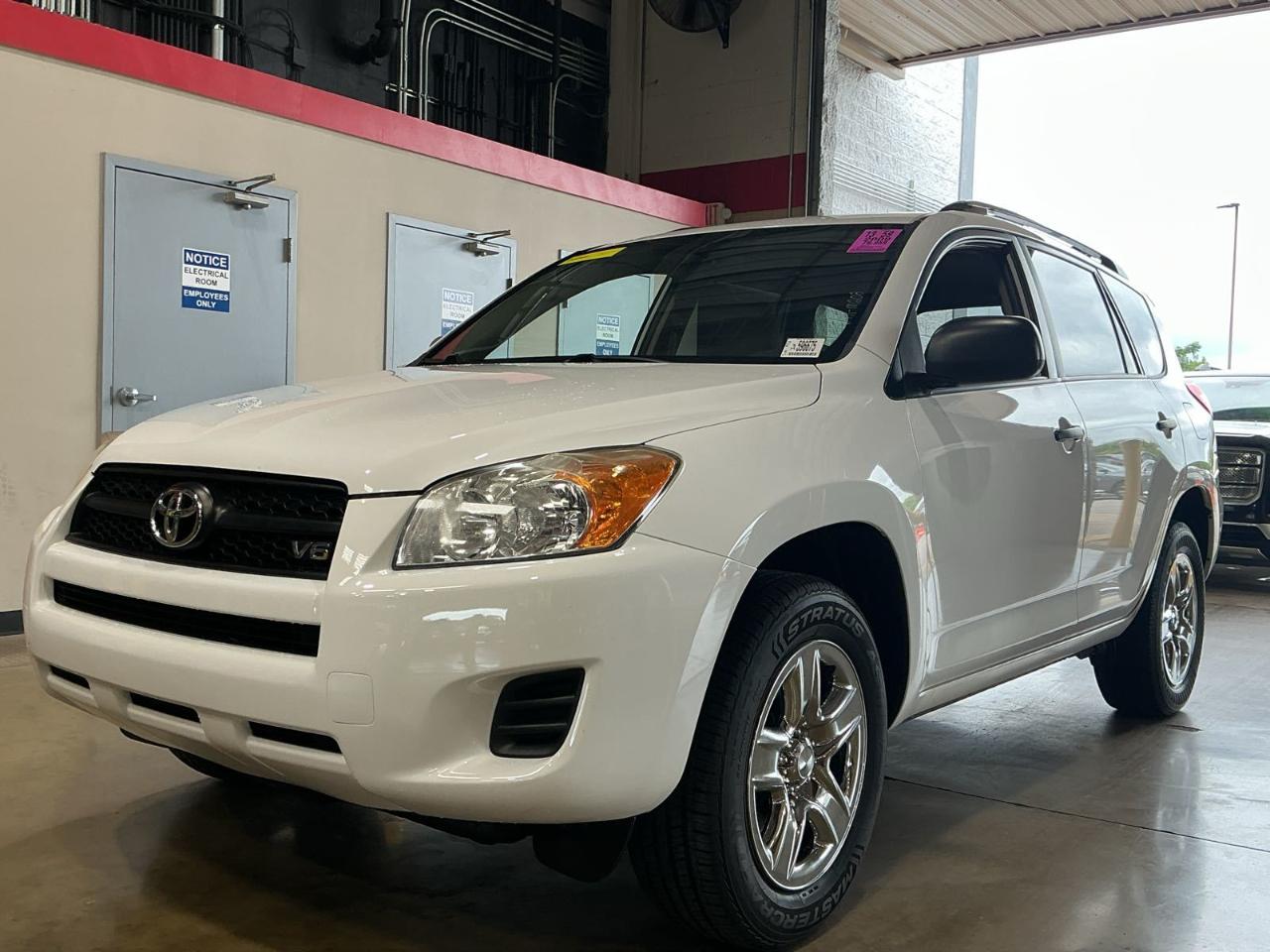 Toyota RAV4 Base V6 2WD 2009