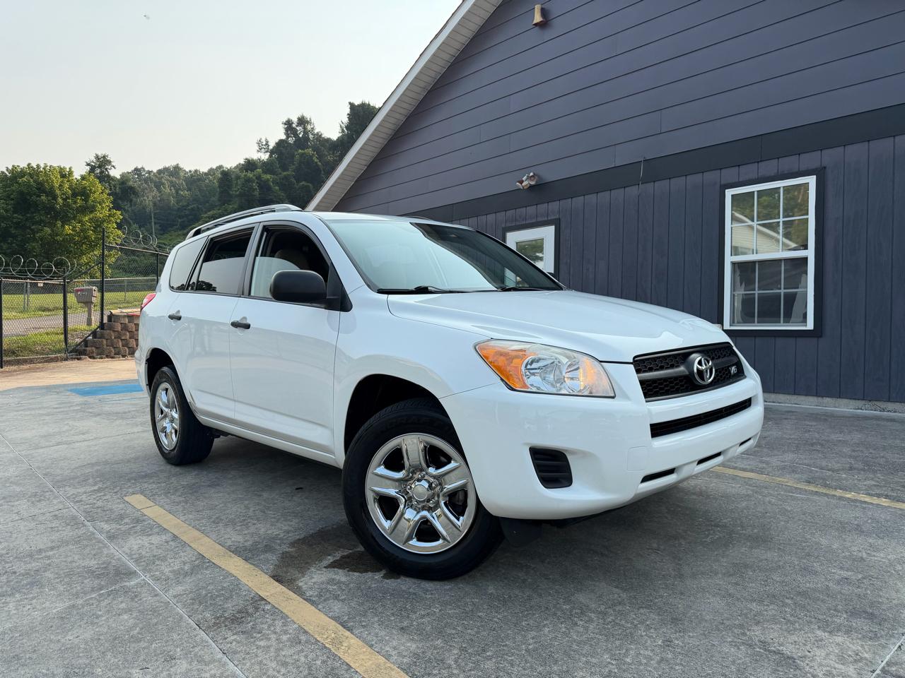 Toyota RAV4 Base V6 2WD 2009