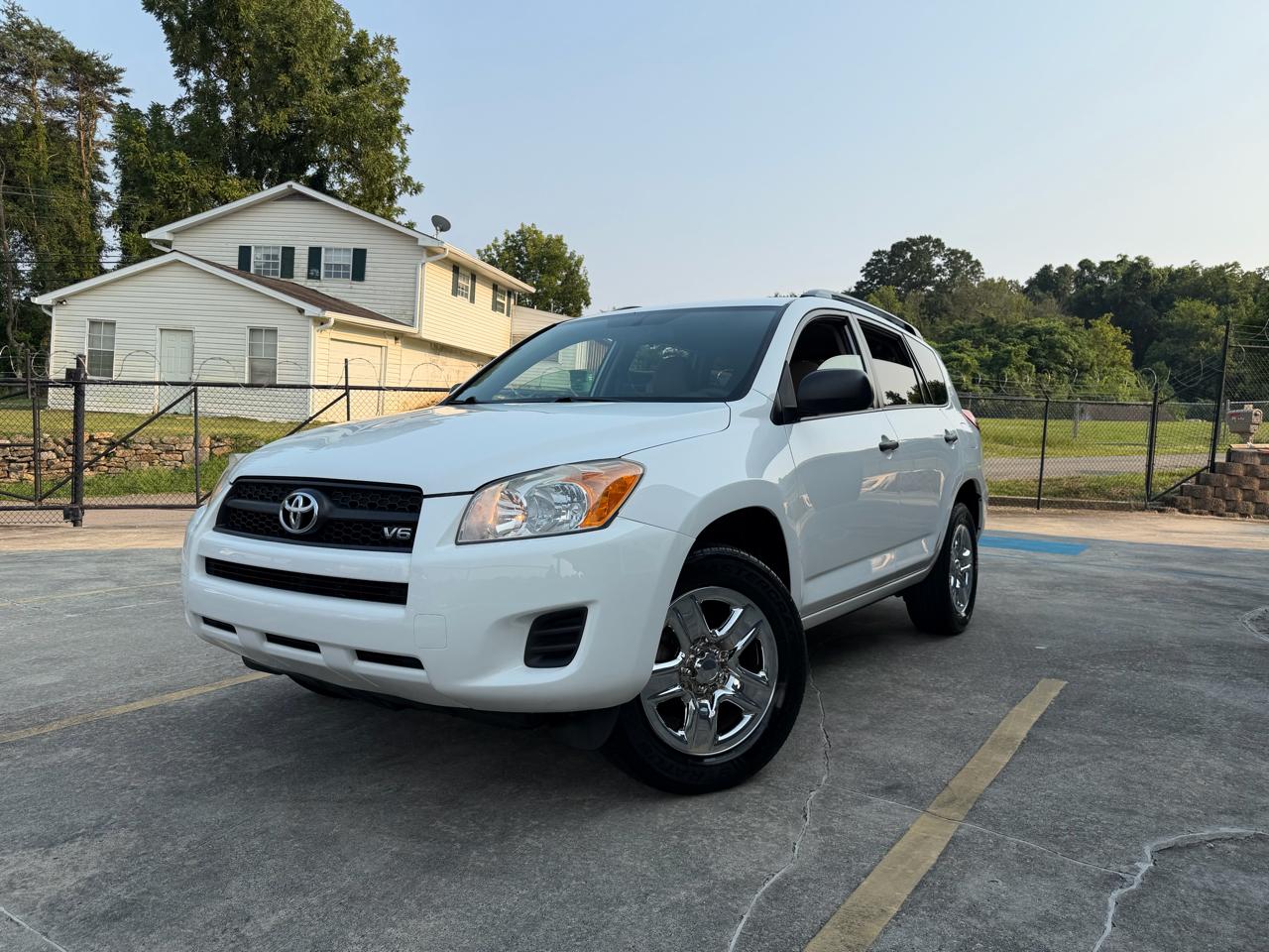 Toyota RAV4 Base V6 2WD 2009
