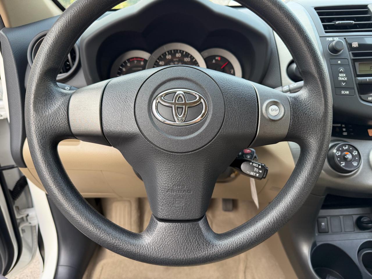 Toyota RAV4 Base V6 2WD 2009