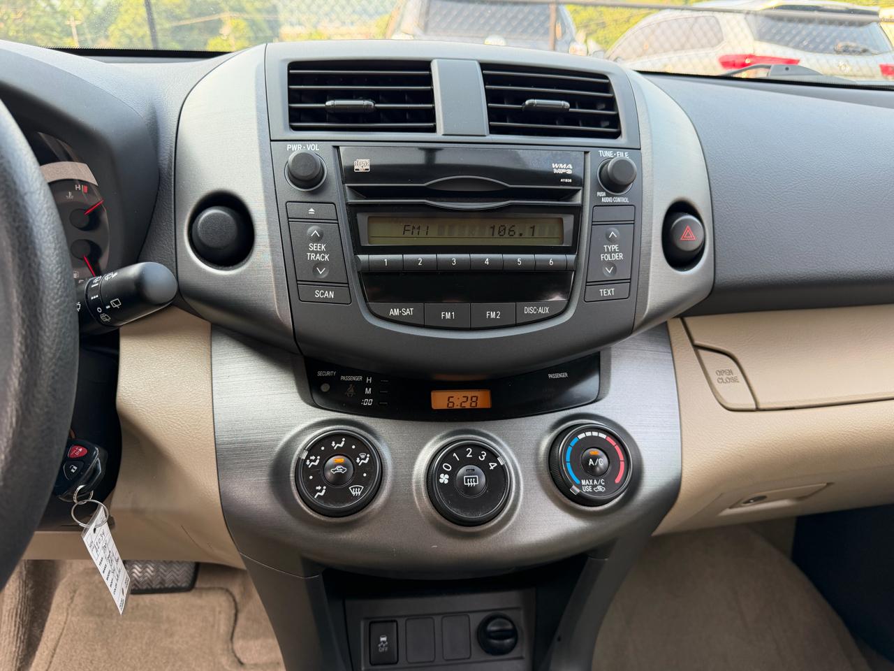 Toyota RAV4 Base V6 2WD 2009