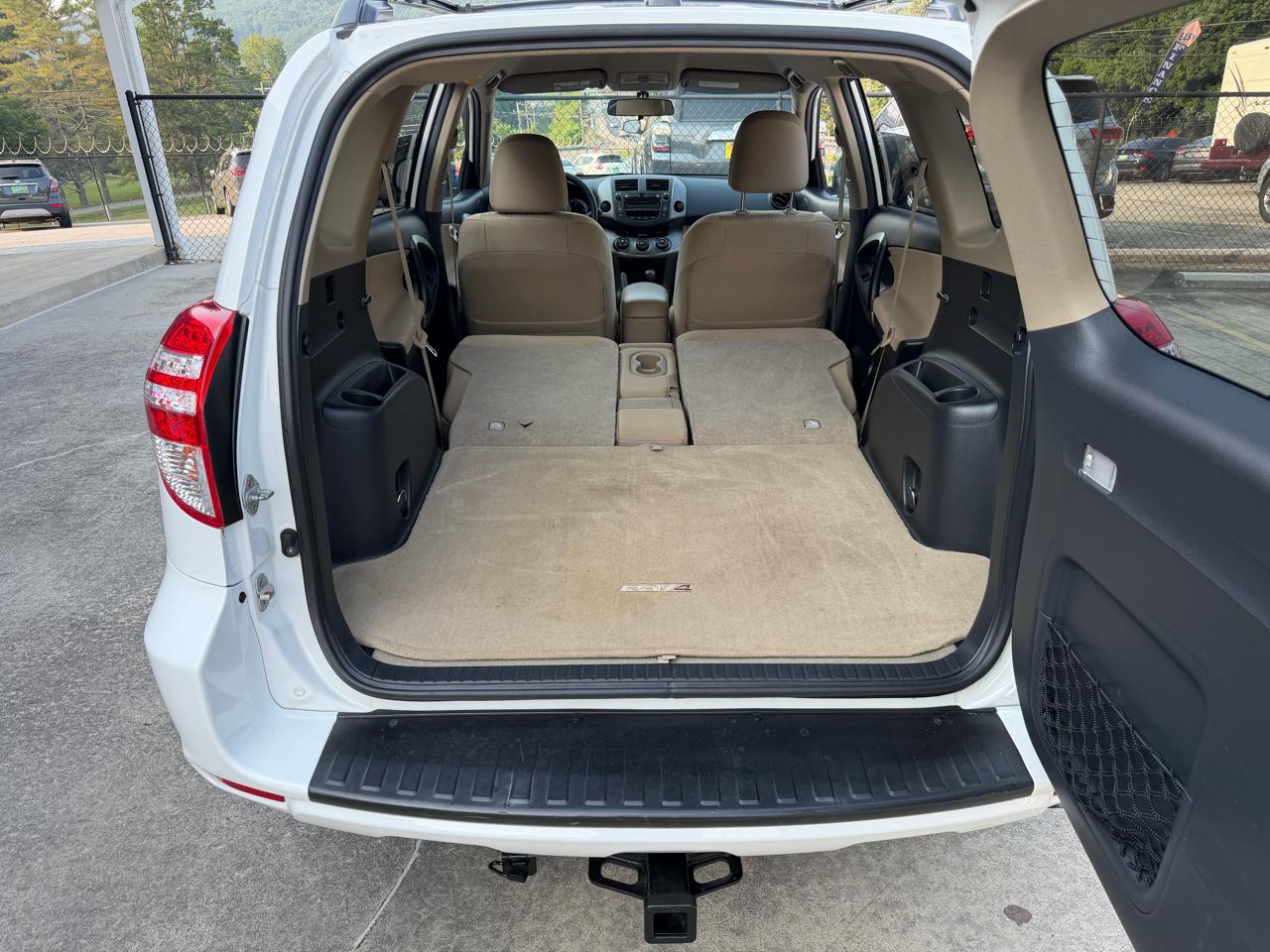 Toyota RAV4 Base V6 2WD 2009