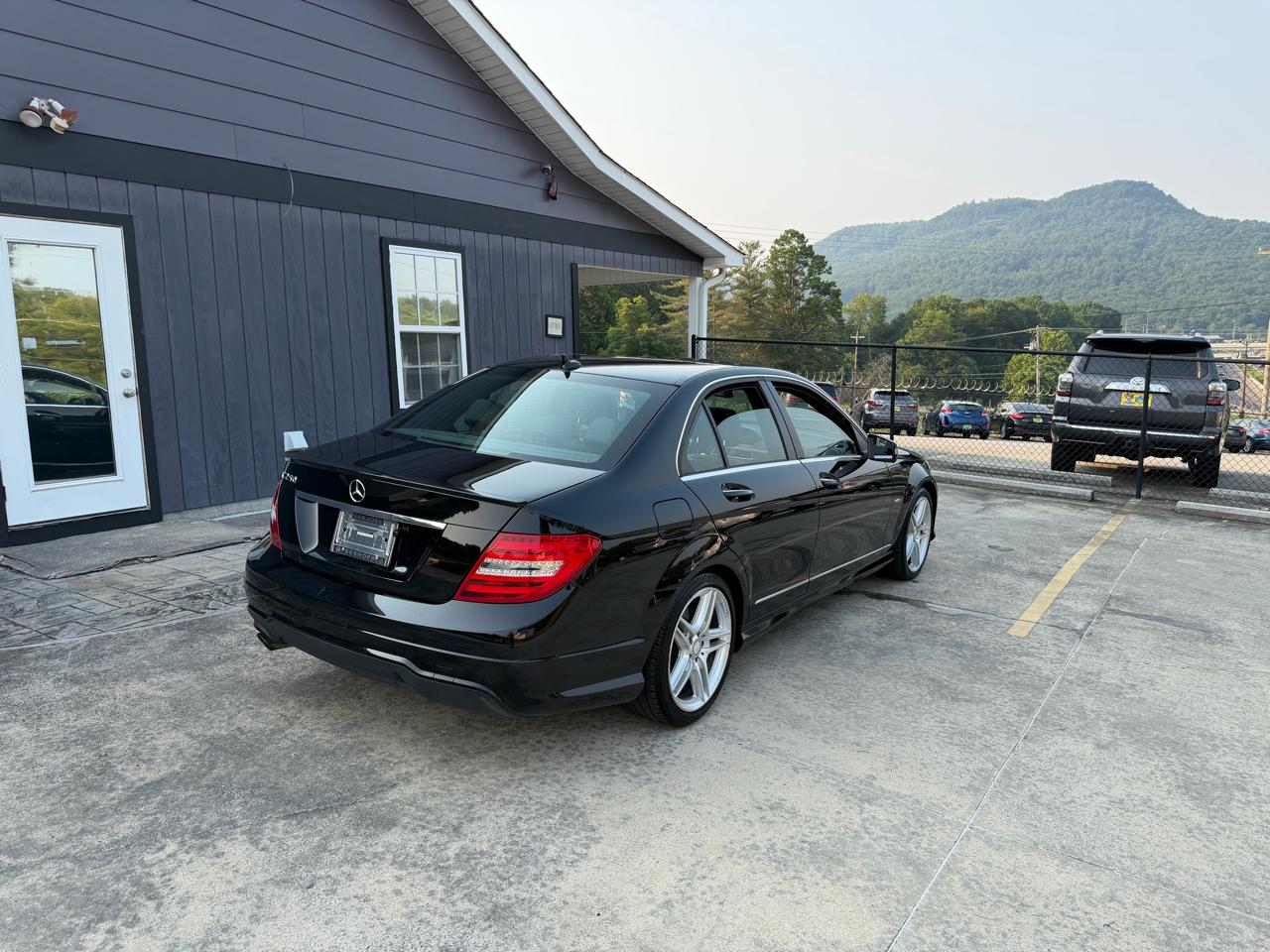 Mercedes-Benz C-Class C250 Luxury Sedan 2012