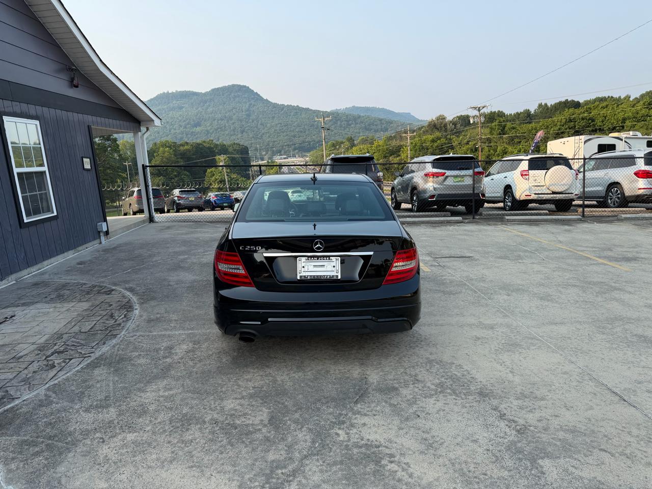 Mercedes-Benz C-Class C250 Luxury Sedan 2012