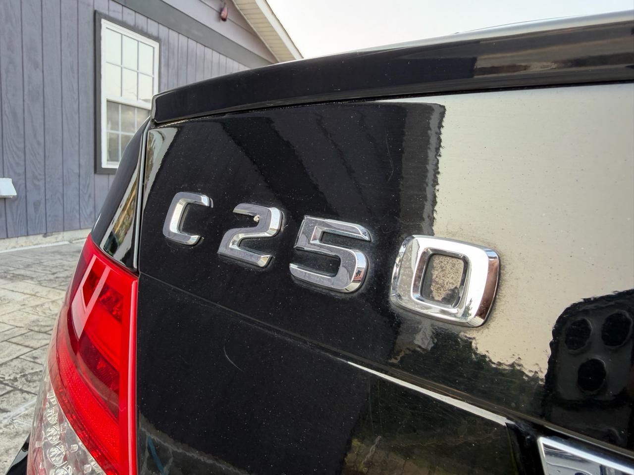 Mercedes-Benz C-Class C250 Luxury Sedan 2012