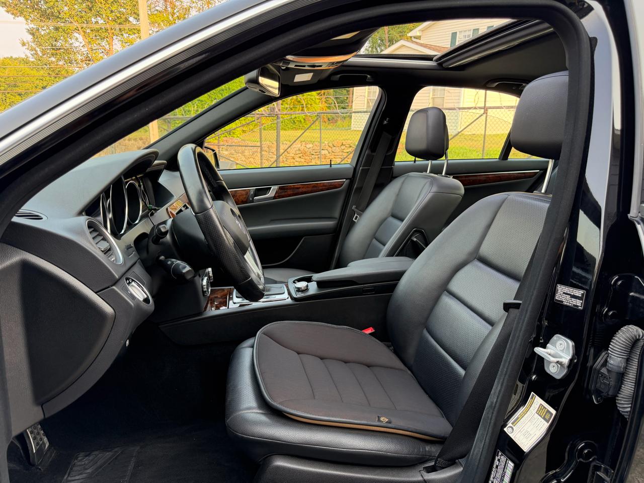 Mercedes-Benz C-Class C250 Luxury Sedan 2012