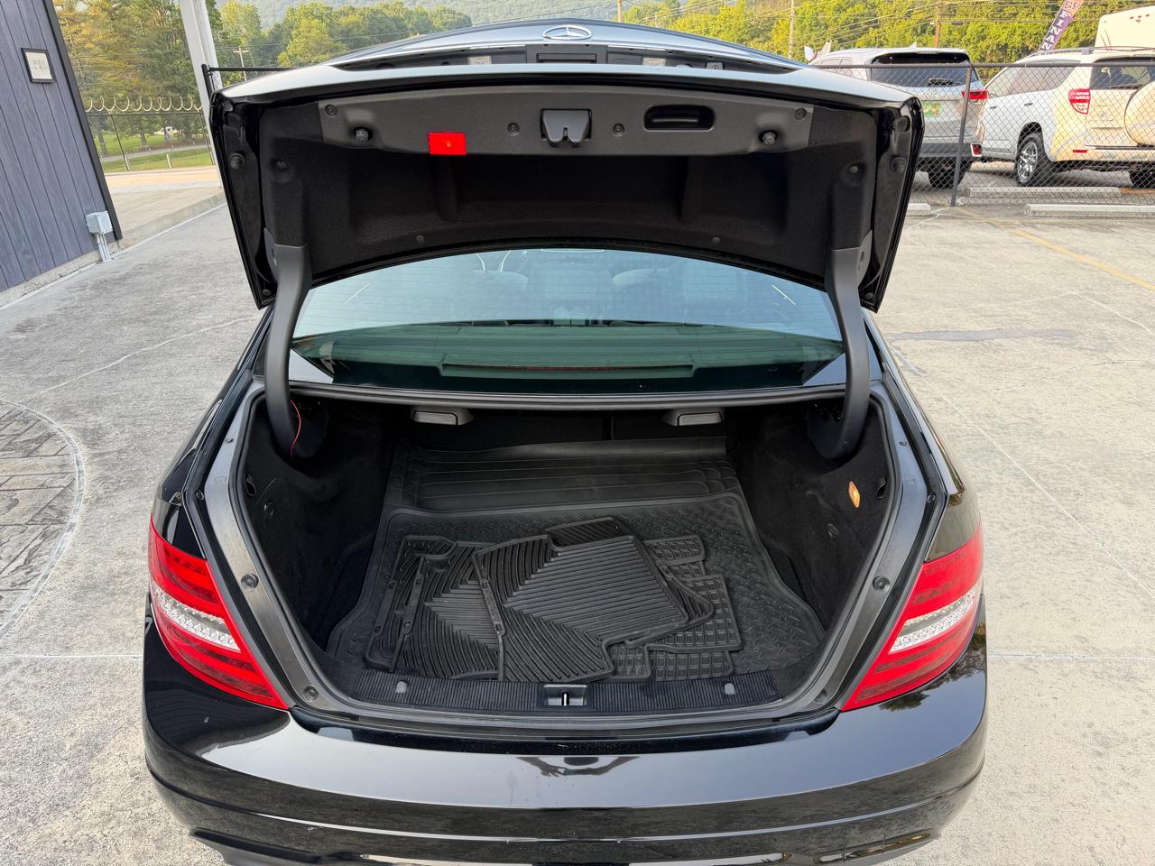 Mercedes-Benz C-Class C250 Luxury Sedan 2012
