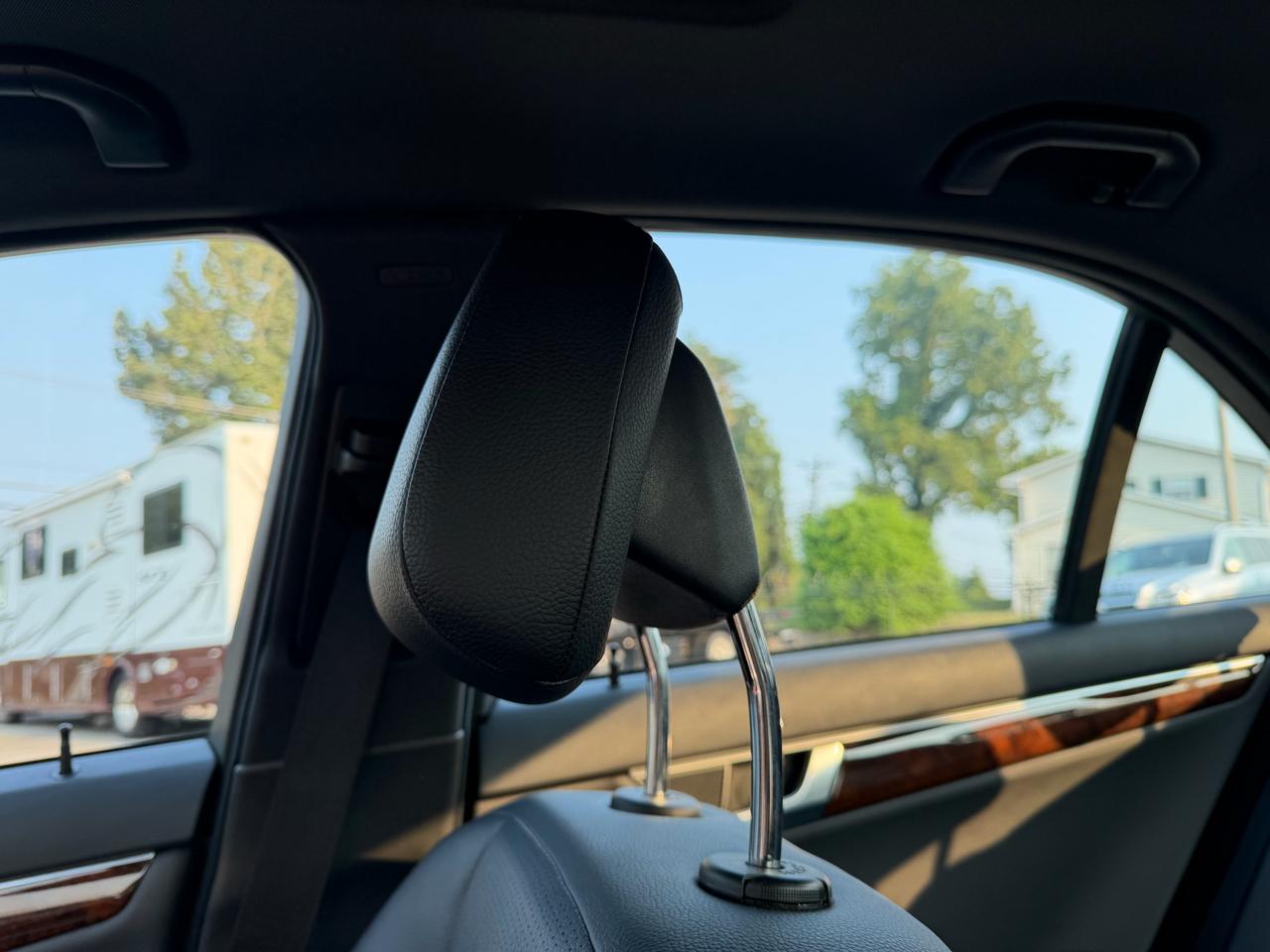 Mercedes-Benz C-Class C250 Luxury Sedan 2012