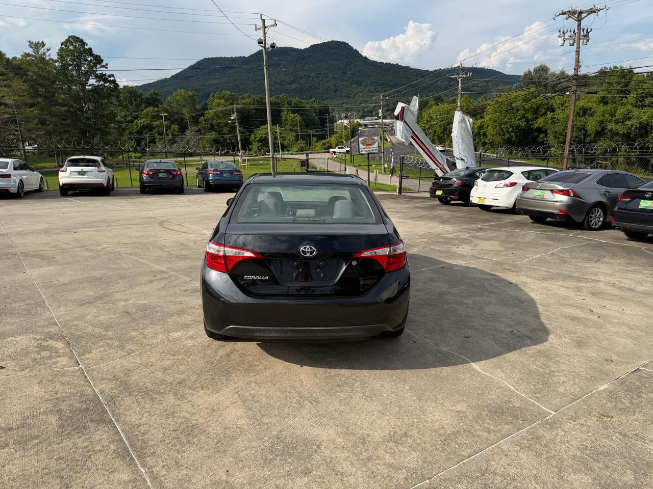 Toyota Corolla L 6-Speed MT 2015
