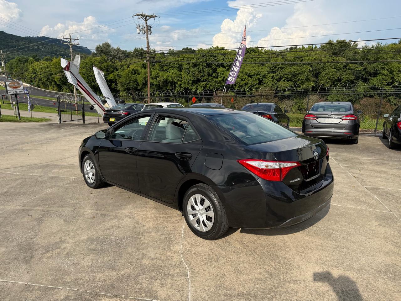 Toyota Corolla L 6-Speed MT 2015
