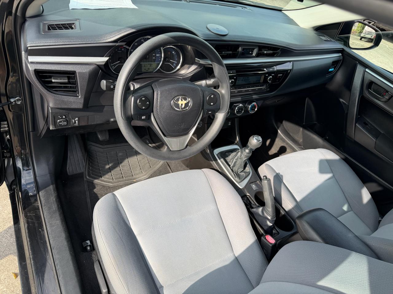 Toyota Corolla L 6-Speed MT 2015