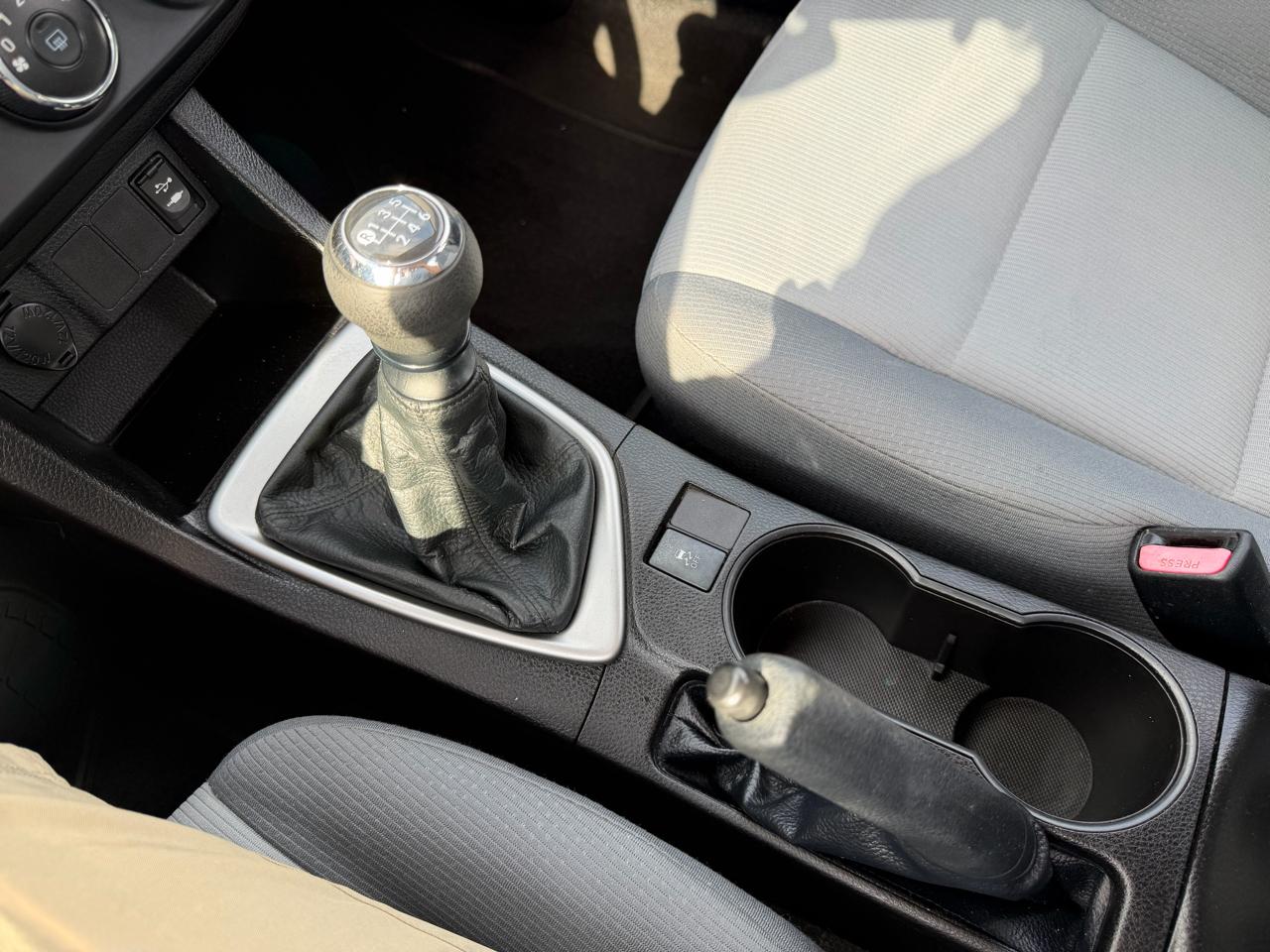 Toyota Corolla L 6-Speed MT 2015