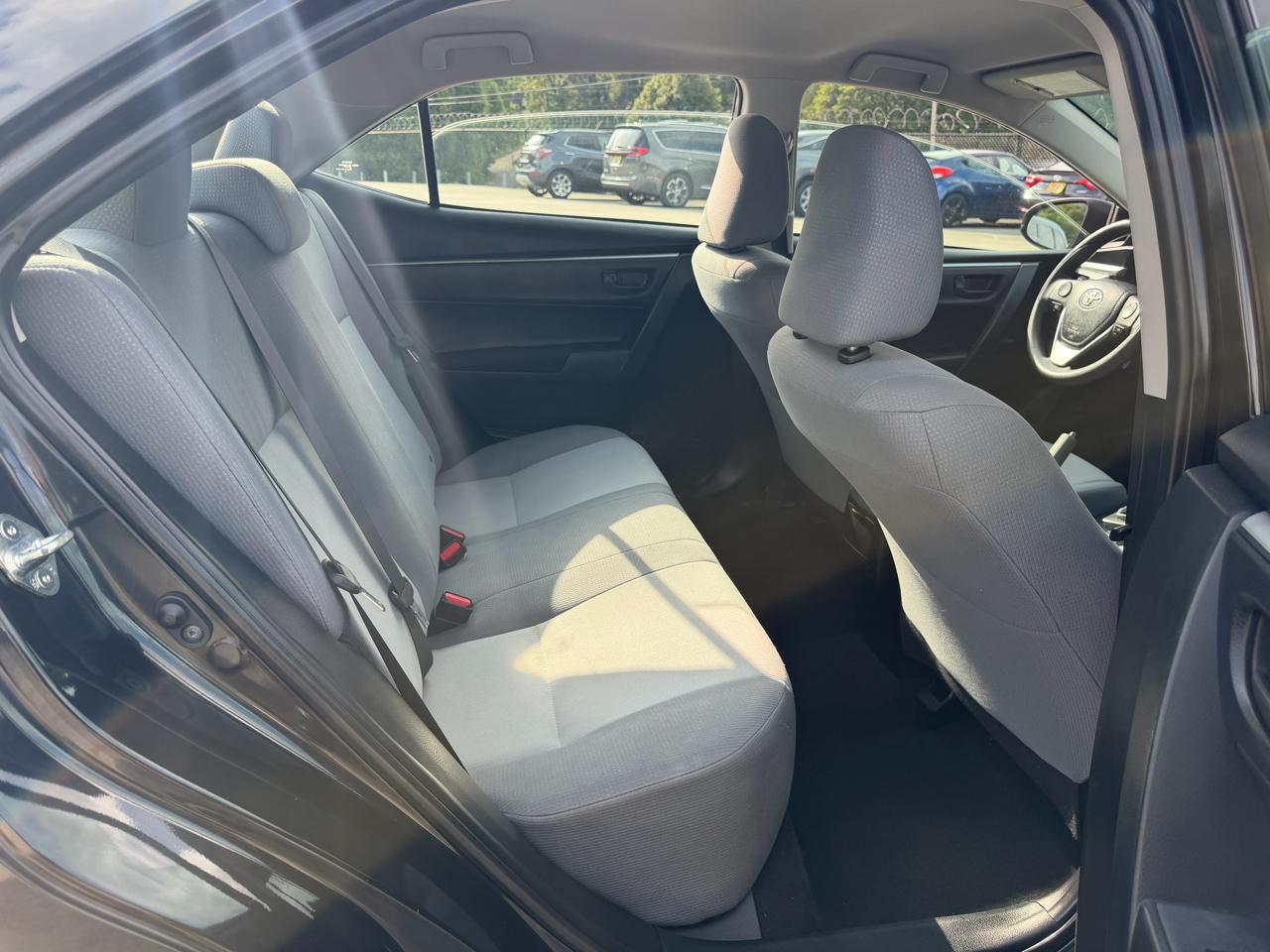 Toyota Corolla L 6-Speed MT 2015
