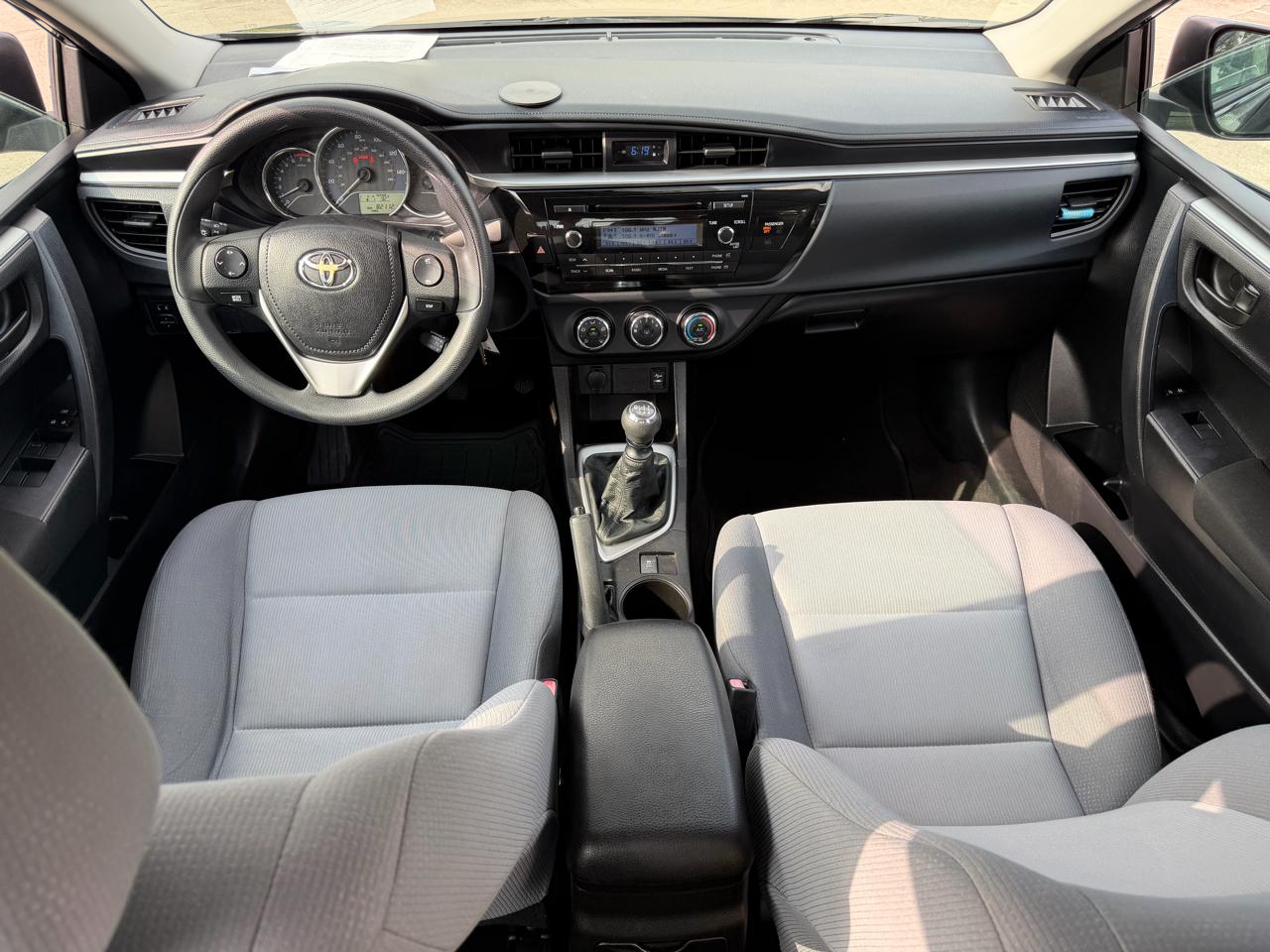 Toyota Corolla L 6-Speed MT 2015