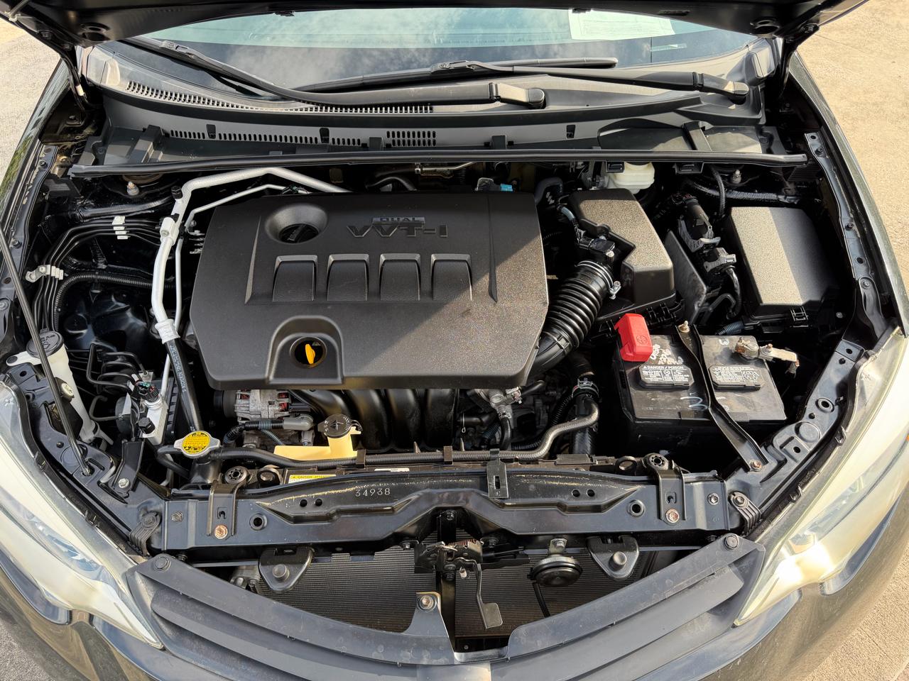 Toyota Corolla L 6-Speed MT 2015