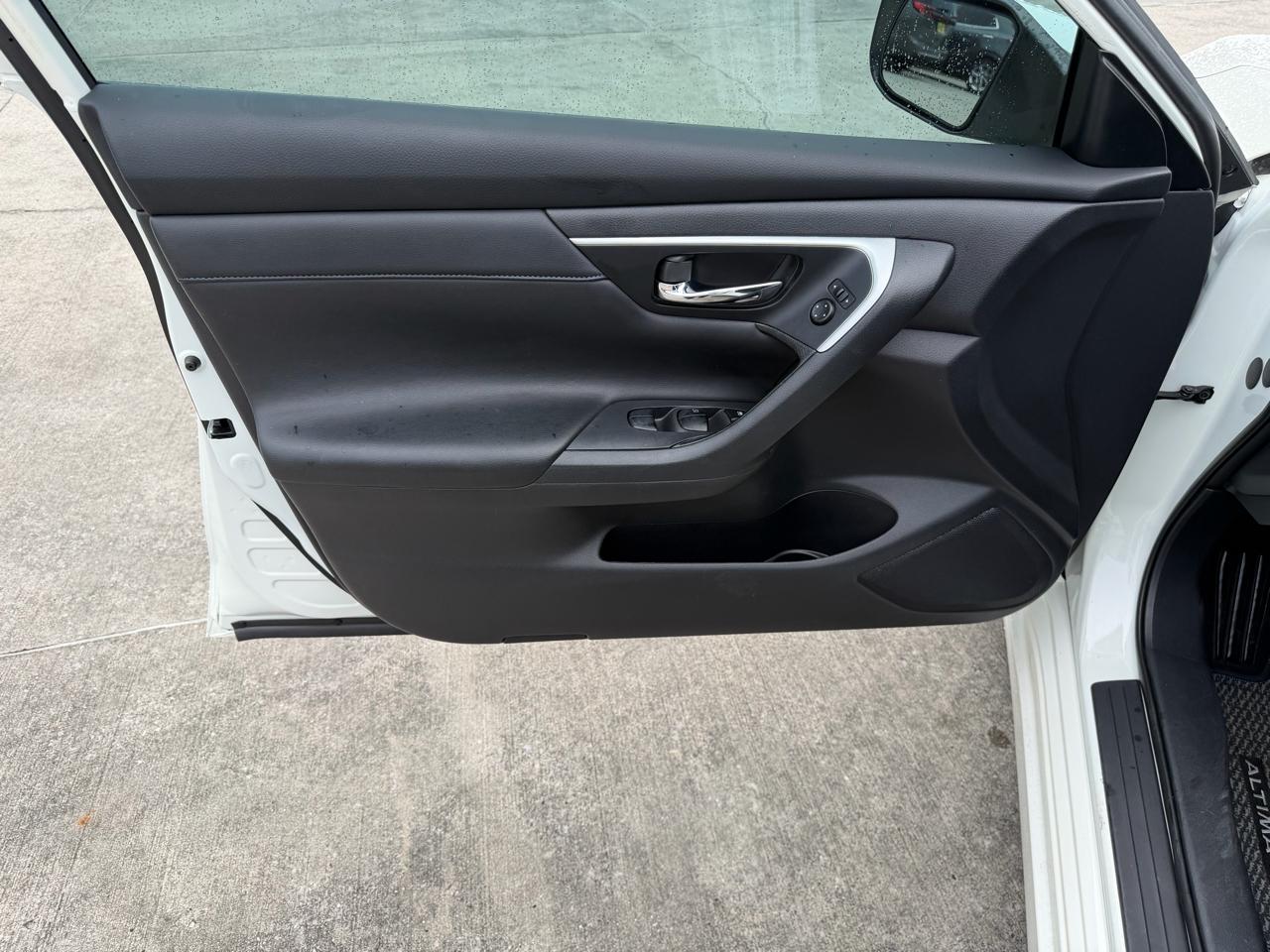 Nissan Altima 2.5 SR Sedan 2018