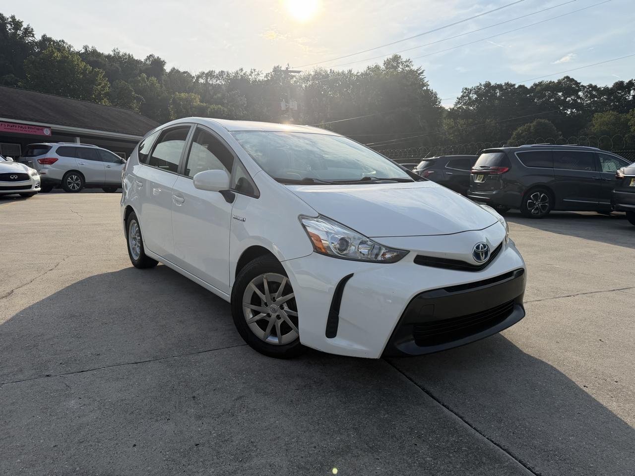 Toyota Prius V Two 2017