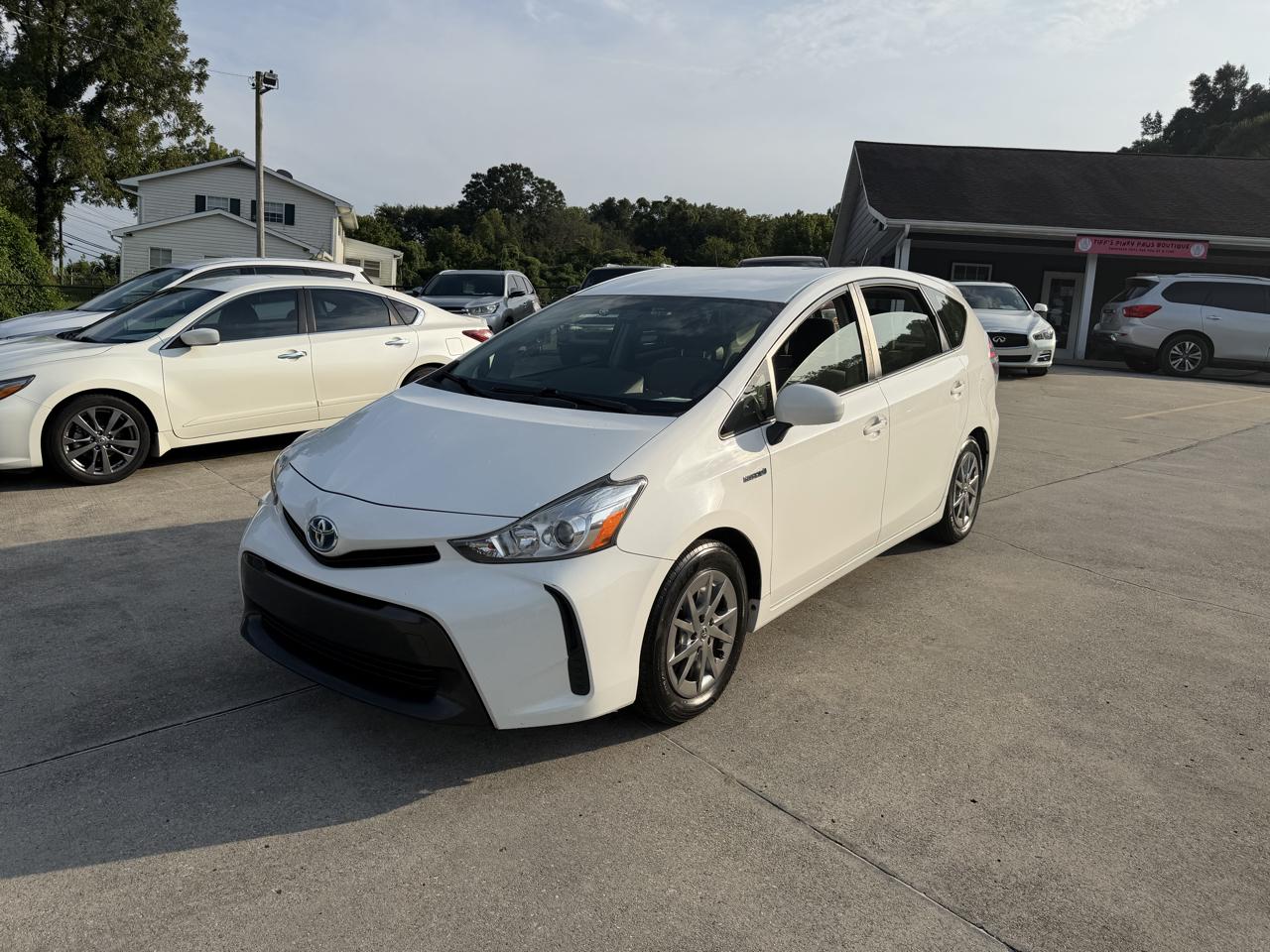 Toyota Prius V Two 2017