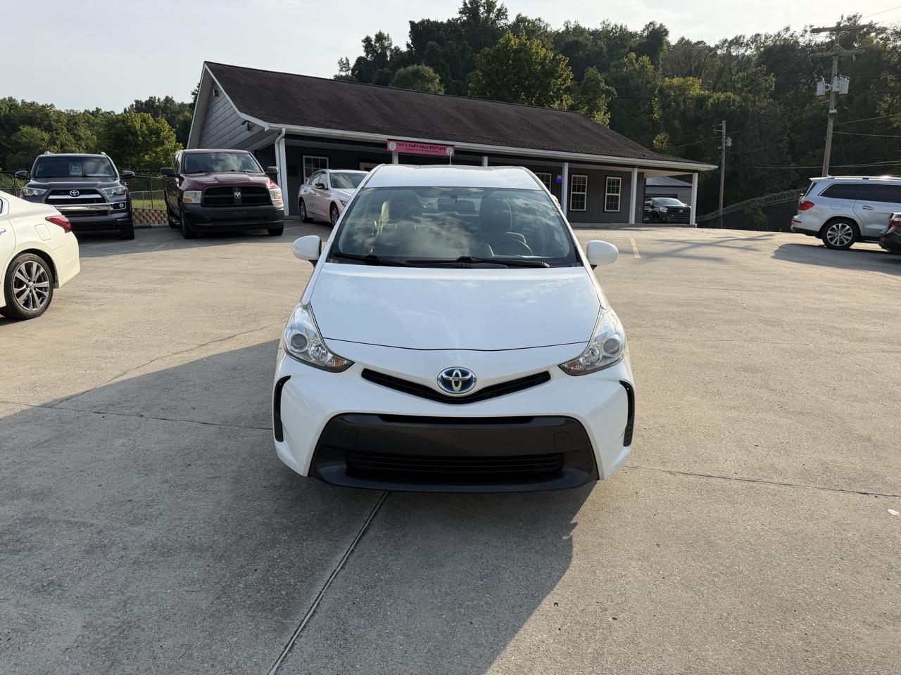 Toyota Prius V Two 2017