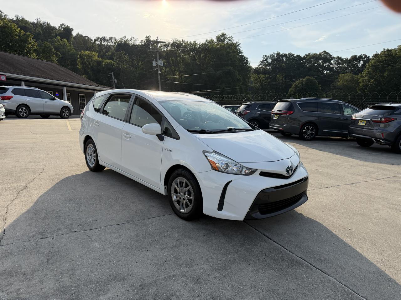Toyota Prius V Two 2017