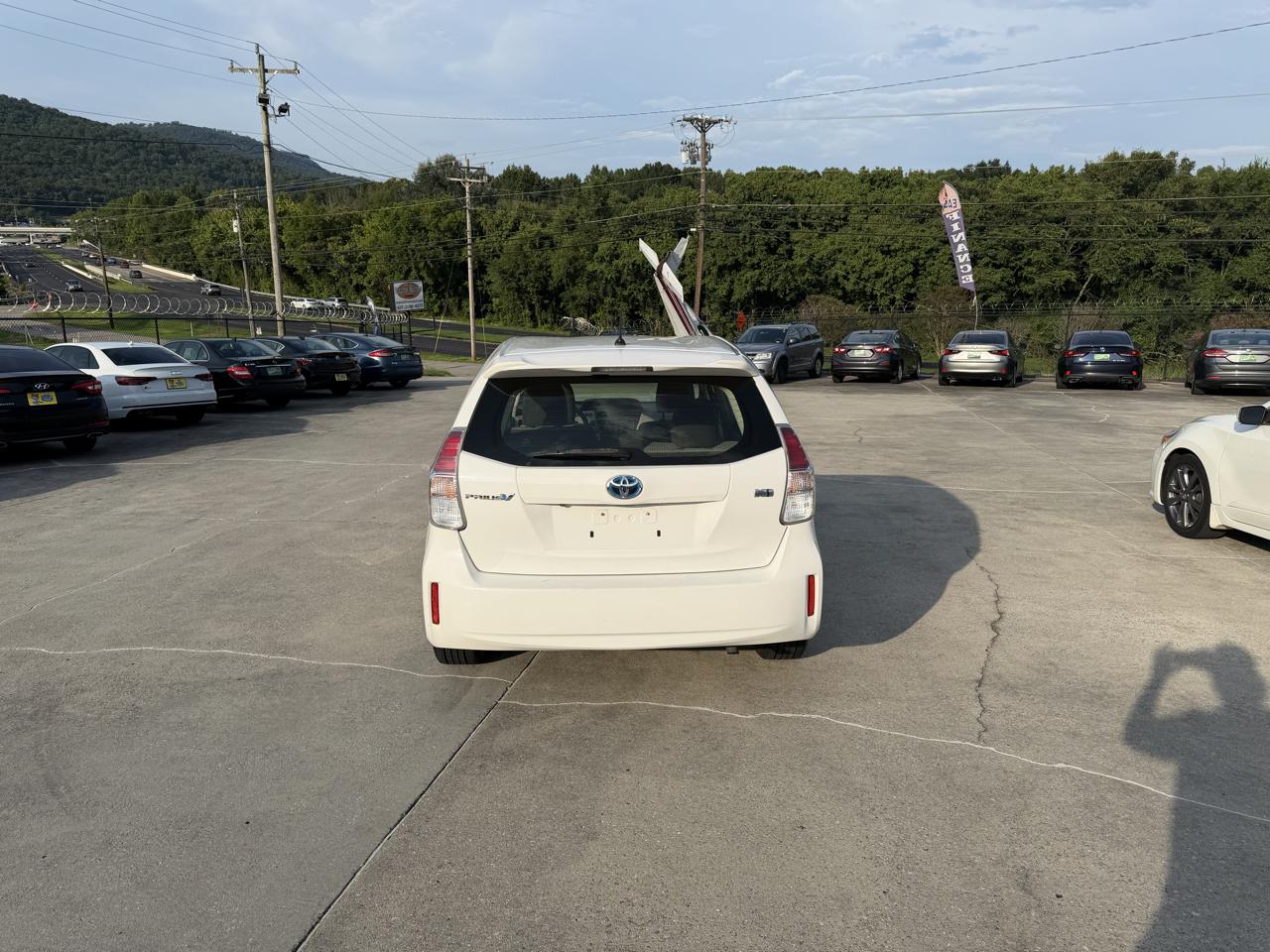 Toyota Prius V Two 2017