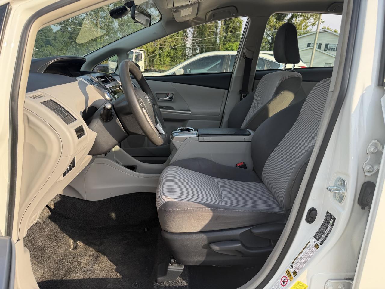 Toyota Prius V Two 2017