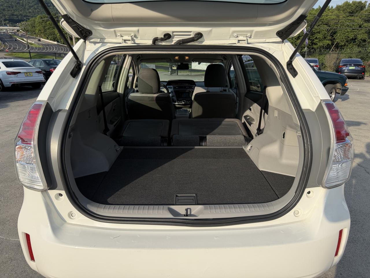 Toyota Prius V Two 2017