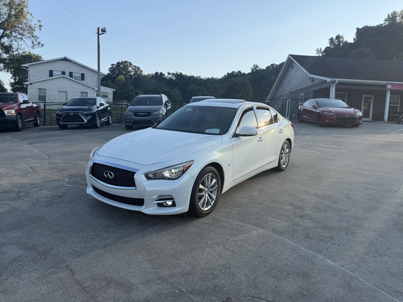Infiniti Q50 Premium AWD 2015