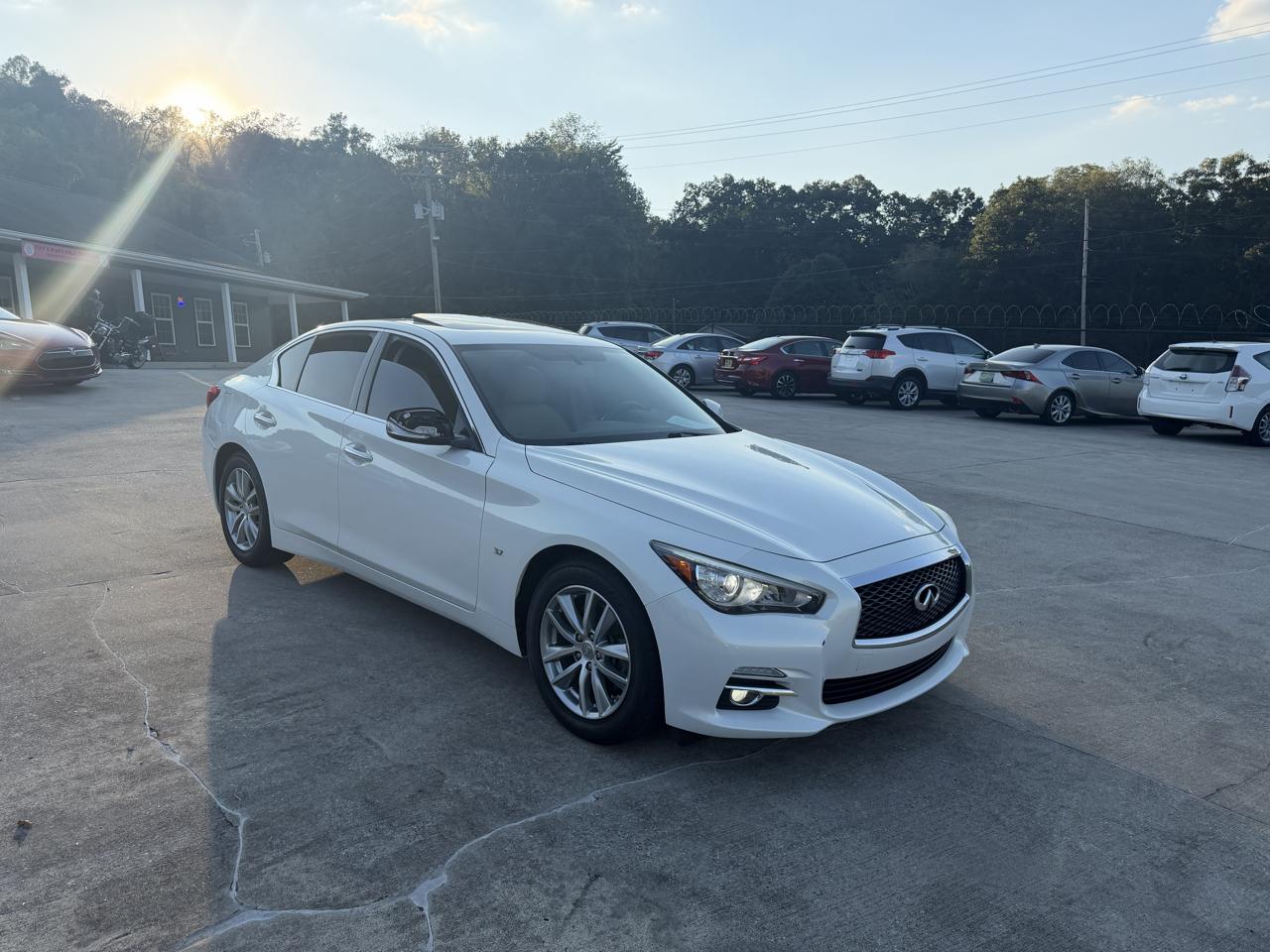 Infiniti Q50 Premium AWD 2015