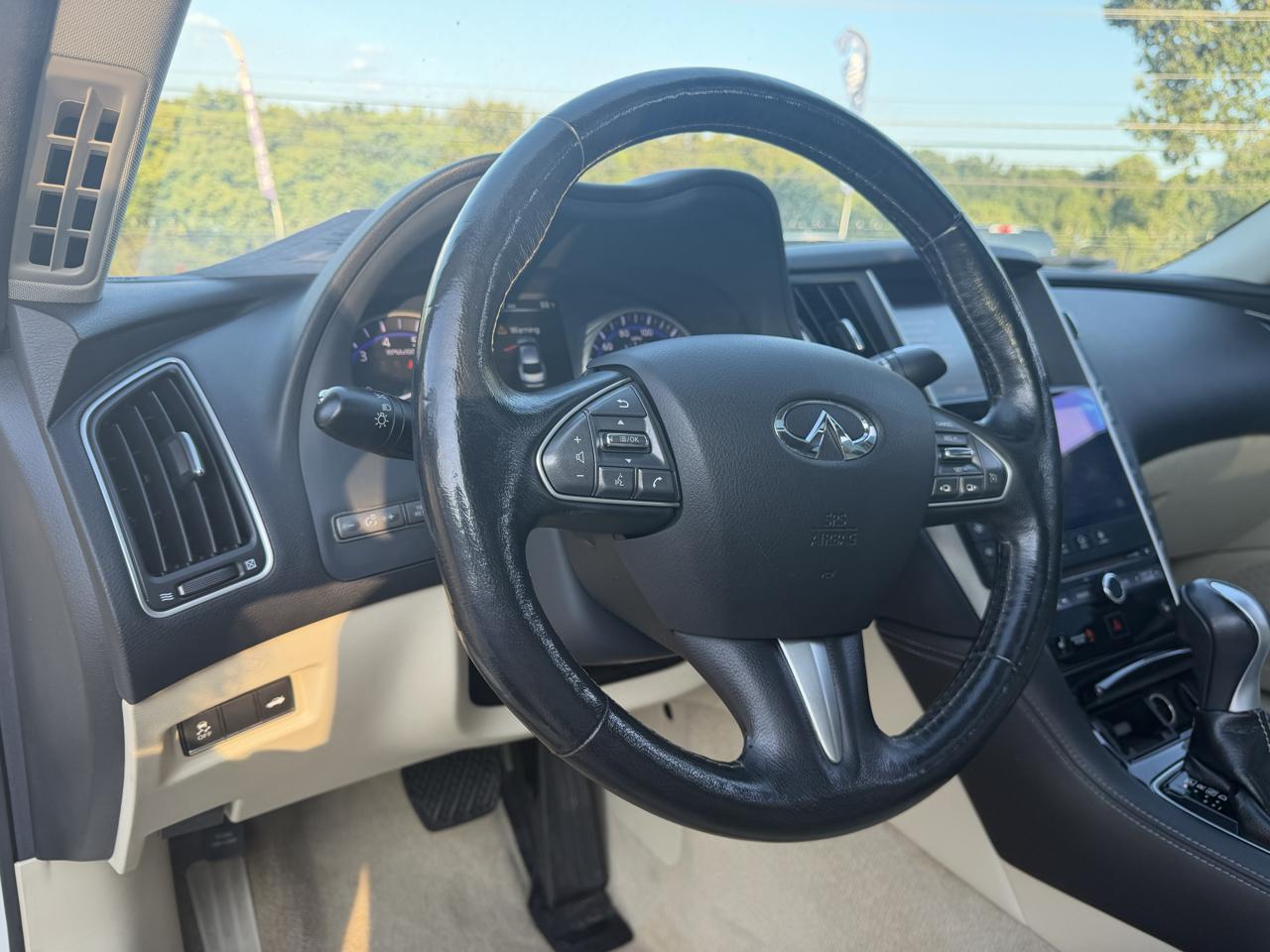 Infiniti Q50 Premium AWD 2015