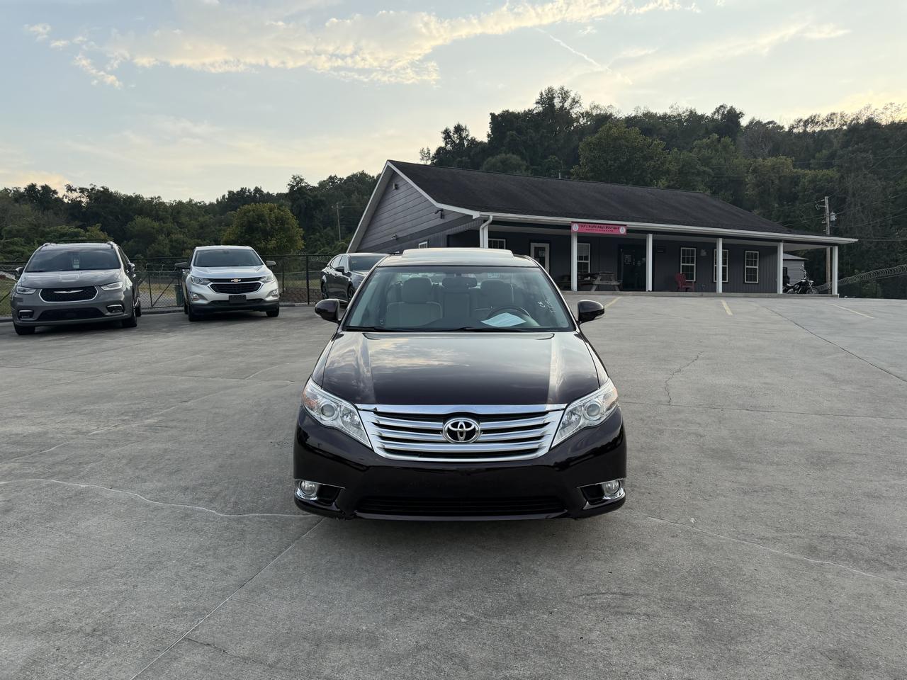 Toyota Avalon Limited 4D Sedan 2012