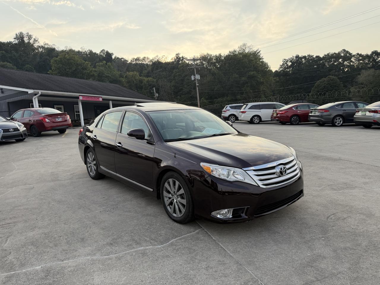 Toyota Avalon Limited 4D Sedan 2012