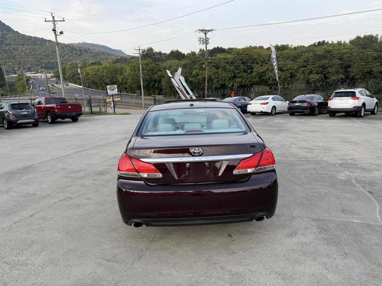 Toyota Avalon Limited 4D Sedan 2012