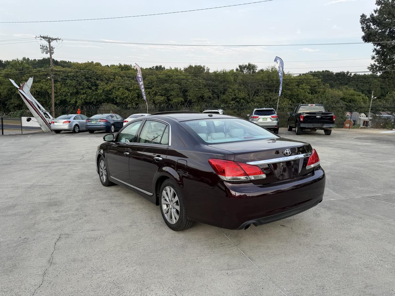 Toyota Avalon Limited 4D Sedan 2012