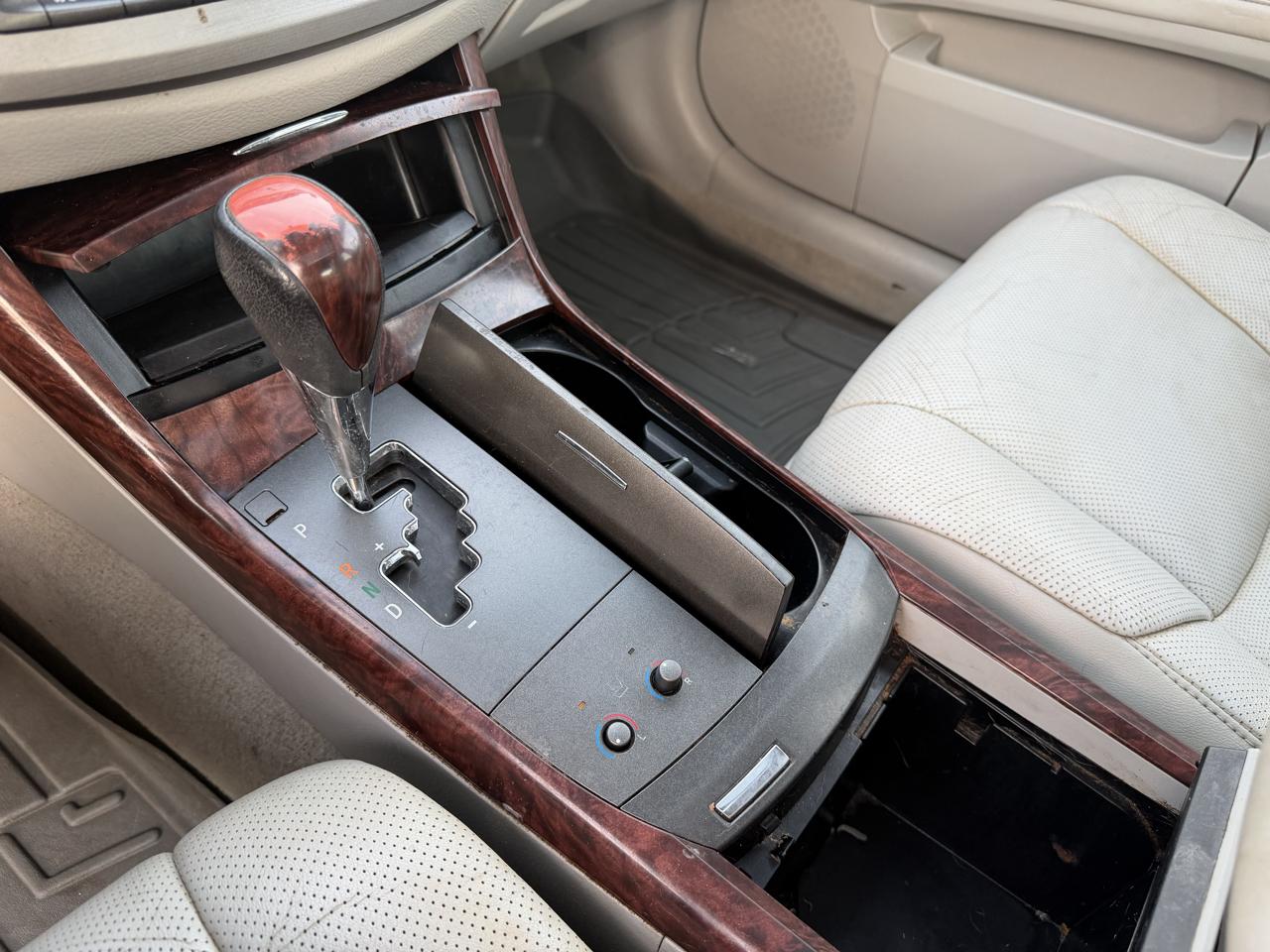 Toyota Avalon Limited 4D Sedan 2012