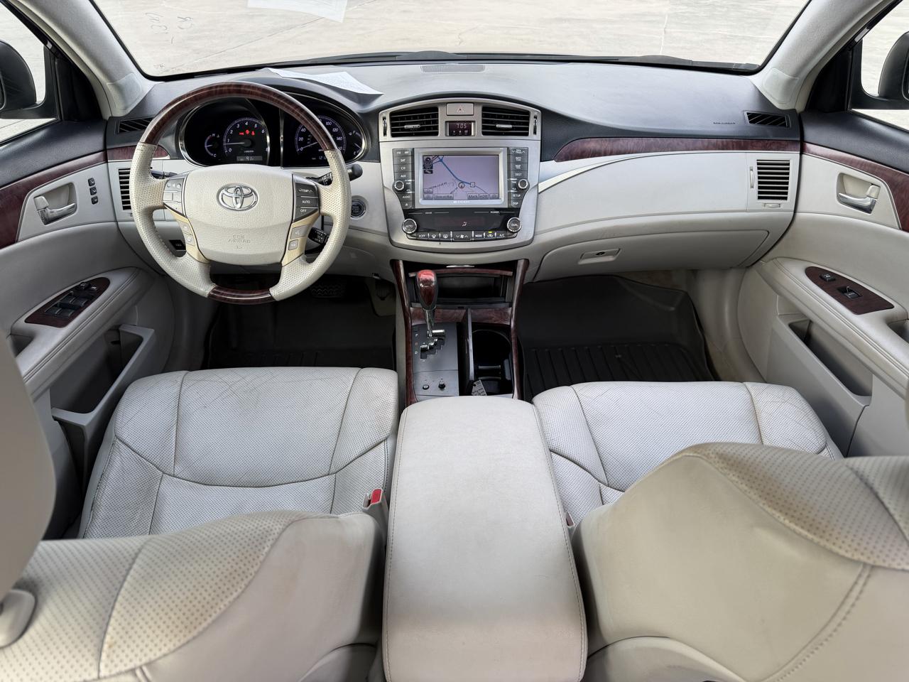 Toyota Avalon Limited 4D Sedan 2012