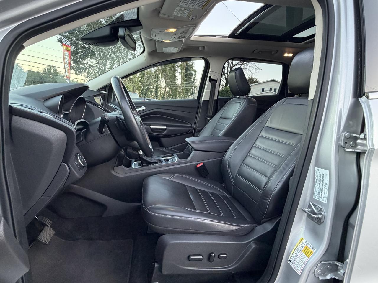 Ford Escape Titanium 4WD 2018