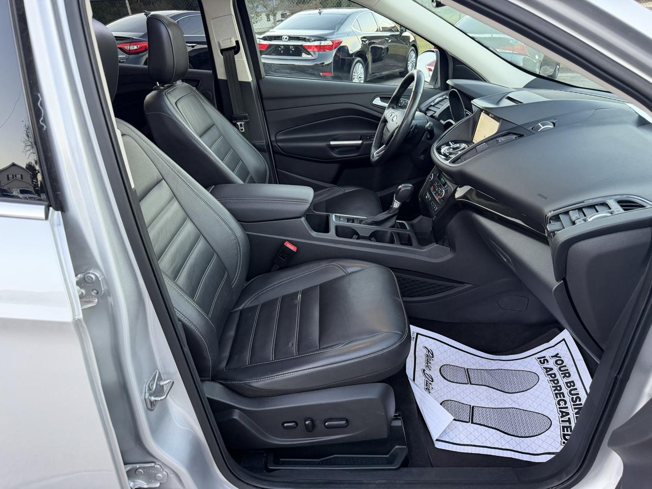 Ford Escape Titanium 4WD 2018