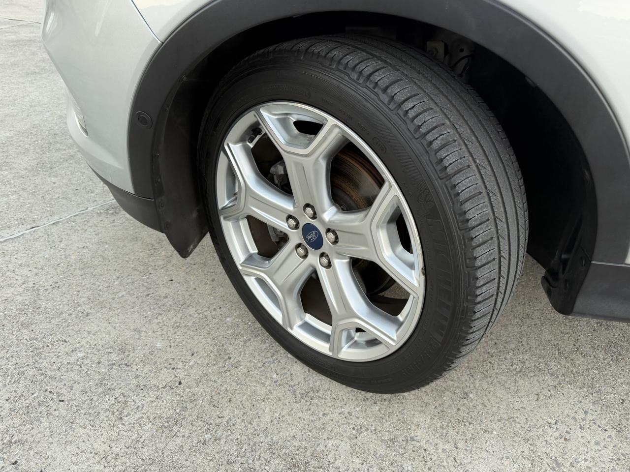 Ford Escape Titanium 4WD 2018