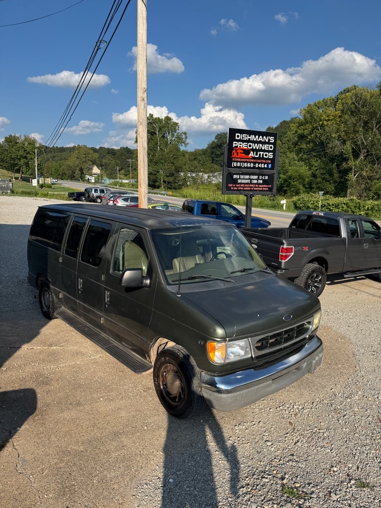 2002 Ford Econoline Wagon XLT