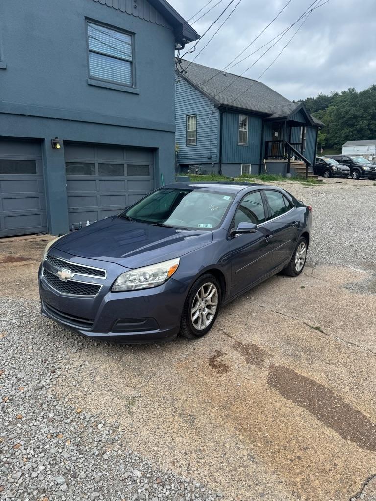Chevrolet Malibu photo 2