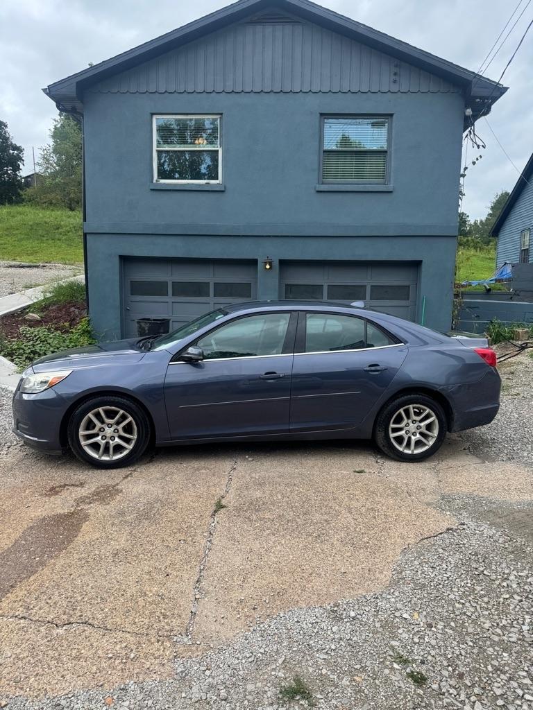 Chevrolet Malibu photo 3